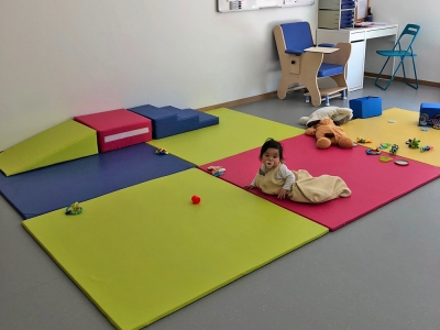 Tapis de sol adapté aux enfants: choisir pour une crèche ou salle